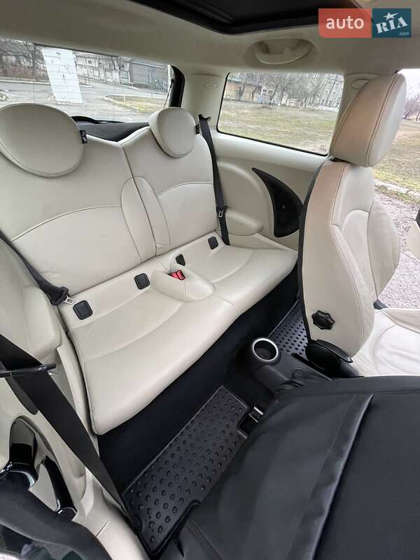 Хетчбек MINI Hatch 2011 в Білгороді-Дністровському