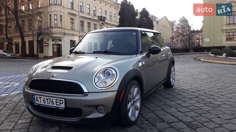 Седан MINI Hatch 2008 в Чернівцях