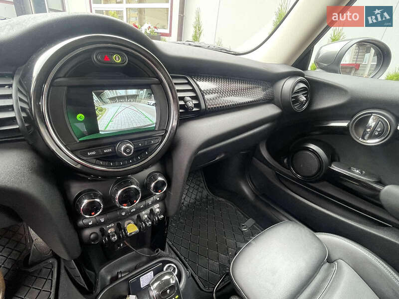 Хетчбек MINI Hatch 2020 в Івано-Франківську