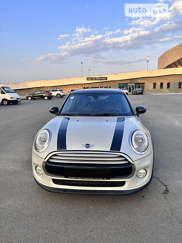 Хетчбек MINI Hatch 2014 в 