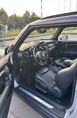 Хетчбек MINI Hatch 2014 в 