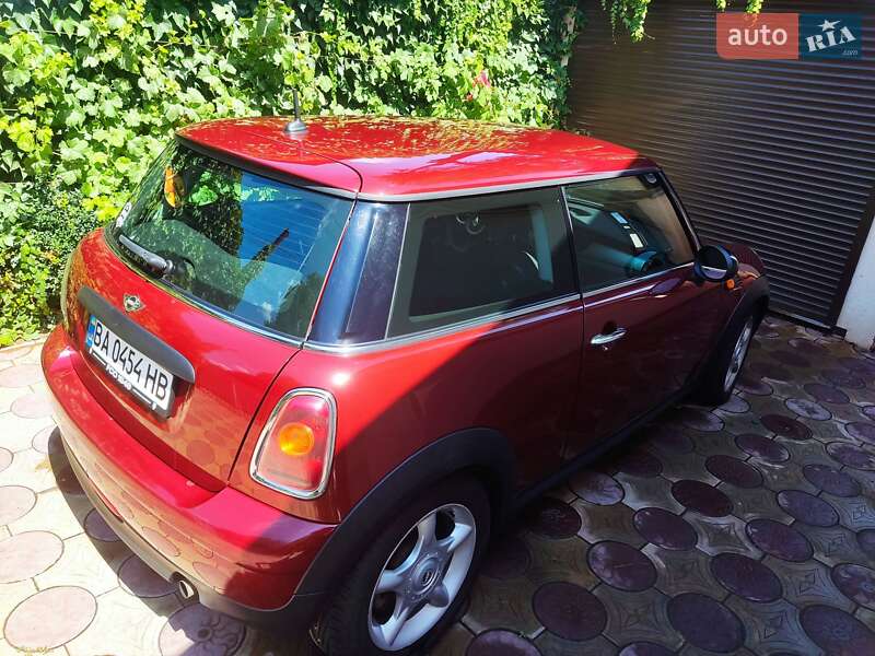 Седан MINI Hatch 2007 в Александрие