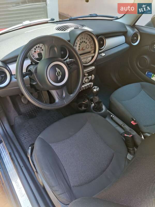 Седан MINI Hatch 2007 в Александрие