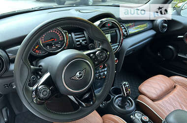 Купе MINI Hatch 2019 в 