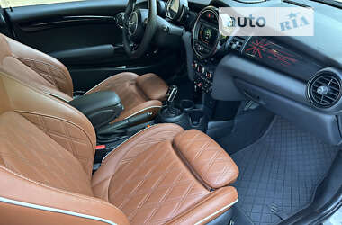 Купе MINI Hatch 2019 в 