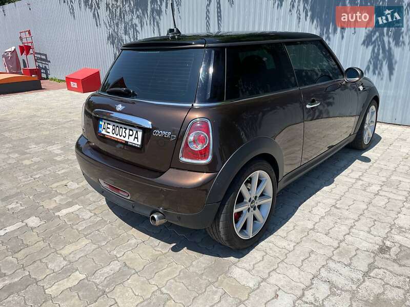 Седан MINI Hatch 2011 в Каменском