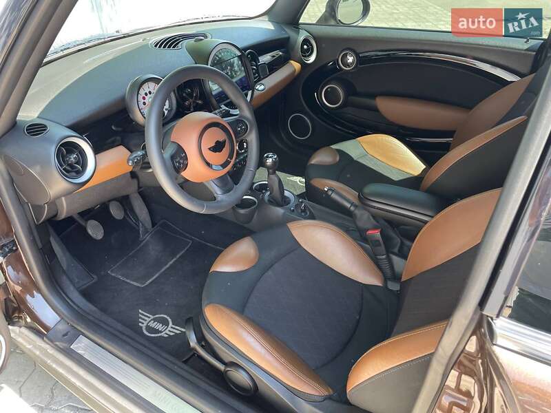 Седан MINI Hatch 2011 в Каменском