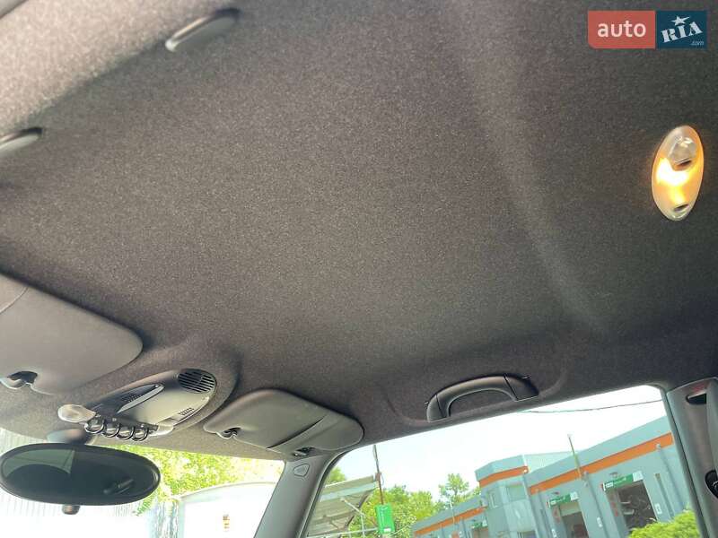 Седан MINI Hatch 2011 в Кам'янському