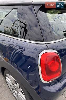 Седан MINI Hatch 2017 в Львове