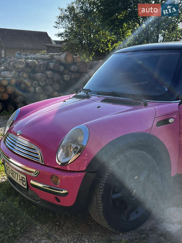 Хэтчбек MINI Hatch 2003 в Черной Тисе