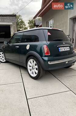 Хэтчбек MINI Hatch 2003 в Хусте