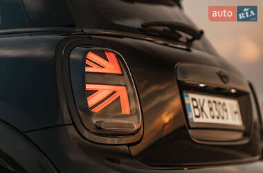 Хэтчбек MINI Hatch 2015 в Ровно