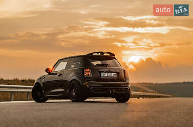 Хэтчбек MINI Hatch 2015 в Ровно