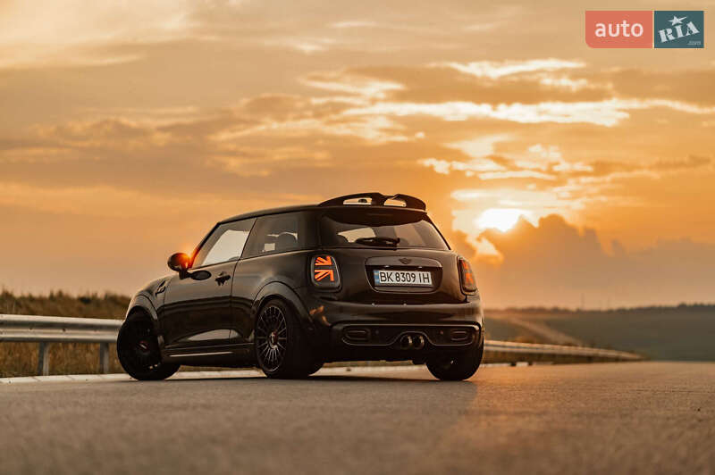 Хетчбек MINI Hatch 2015 в Рівному