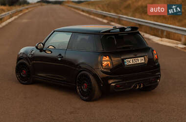 Хэтчбек MINI Hatch 2015 в Ровно