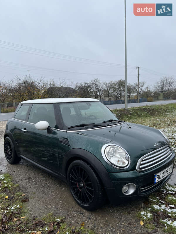 Хэтчбек MINI Hatch 2010 в Теребовле
