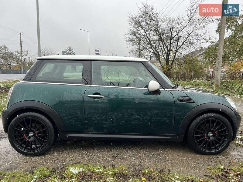 Хэтчбек MINI Hatch 2010 в Теребовле