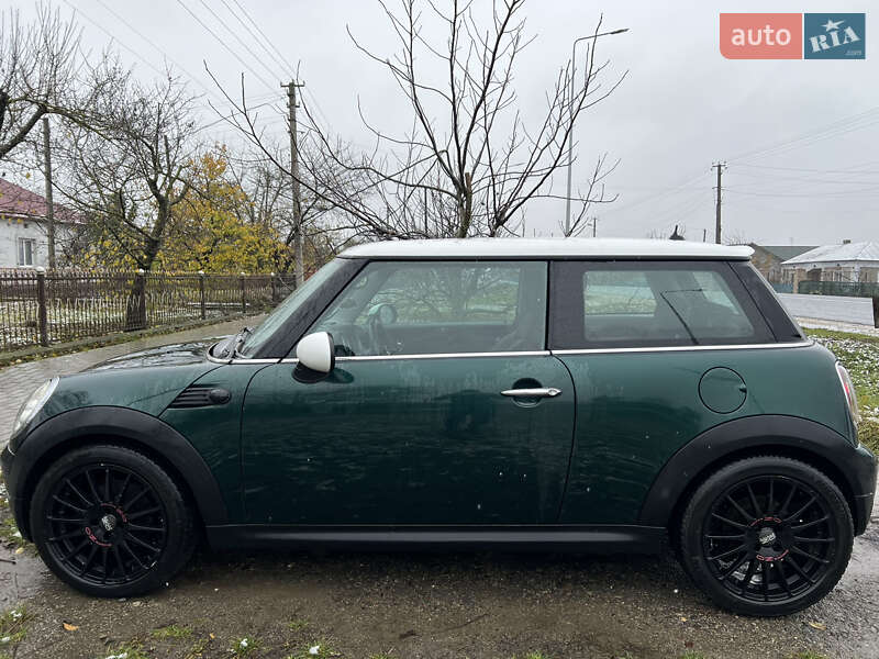 Хэтчбек MINI Hatch 2010 в Теребовле