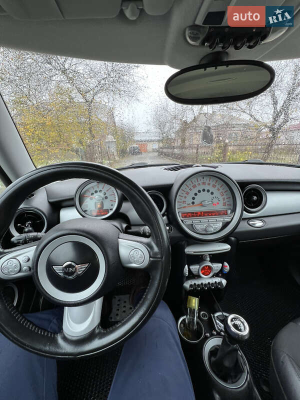 Хэтчбек MINI Hatch 2010 в Теребовле