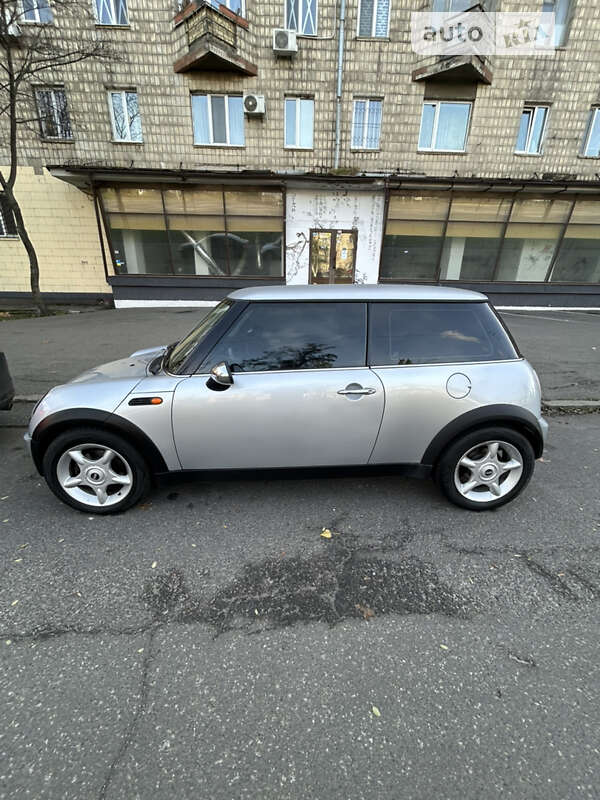 Хэтчбек MINI Hatch 2004 в Киеве