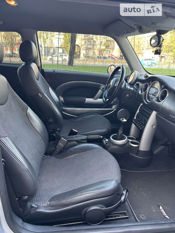 Хэтчбек MINI Hatch 2004 в Киеве