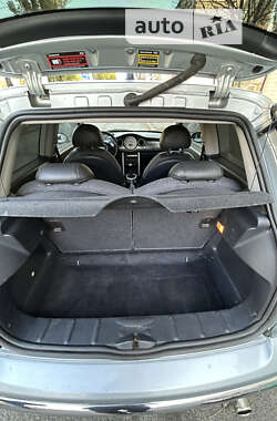 Хэтчбек MINI Hatch 2004 в Киеве