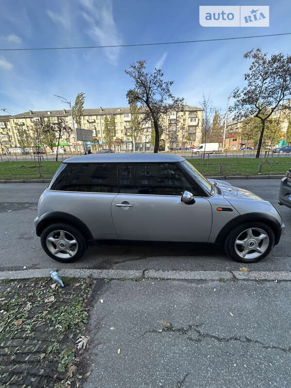 Хэтчбек MINI Hatch 2004 в Киеве