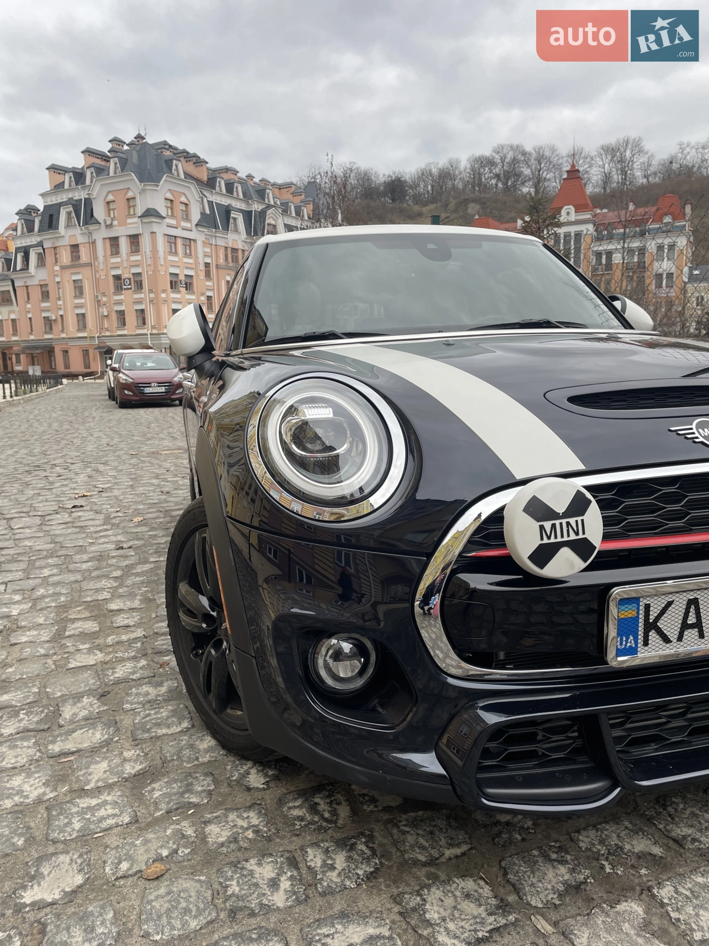 MINI Hatch 2019 VIN WMWXU9C07L2L64800 фото оголошення 2 з 5