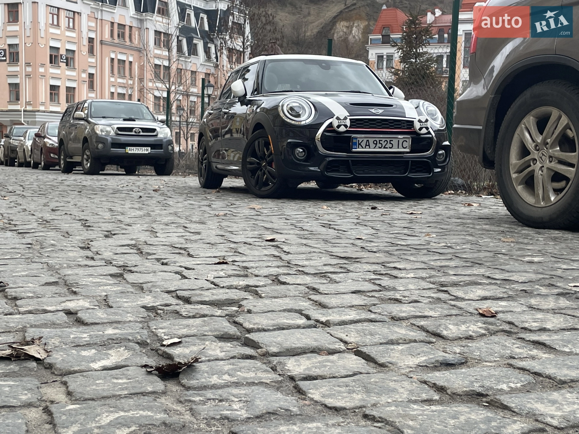 MINI Hatch 2019 VIN WMWXU9C07L2L64800 фото оголошення 3 з 5
