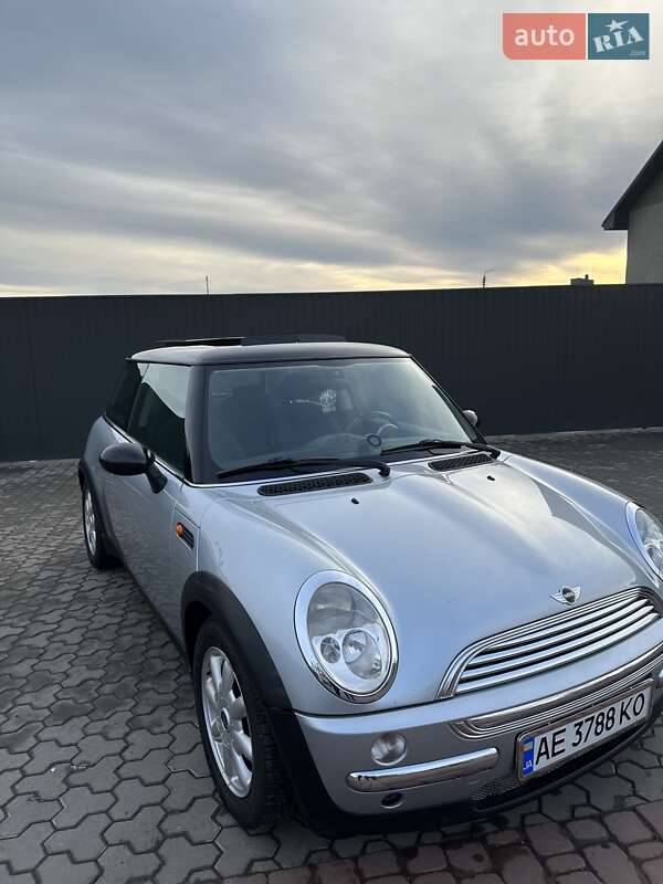 Хетчбек MINI Hatch 2002 в Кривому Розі
