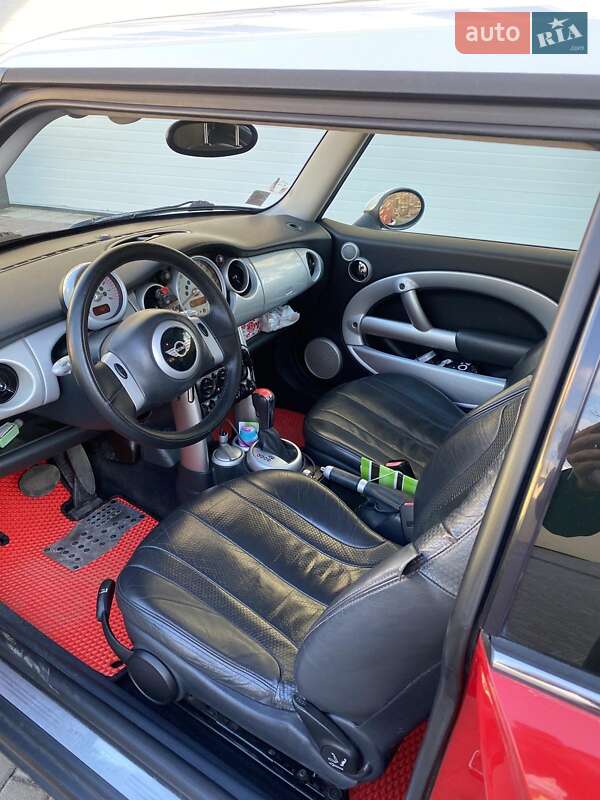 Хэтчбек MINI Hatch 2002 в Одессе