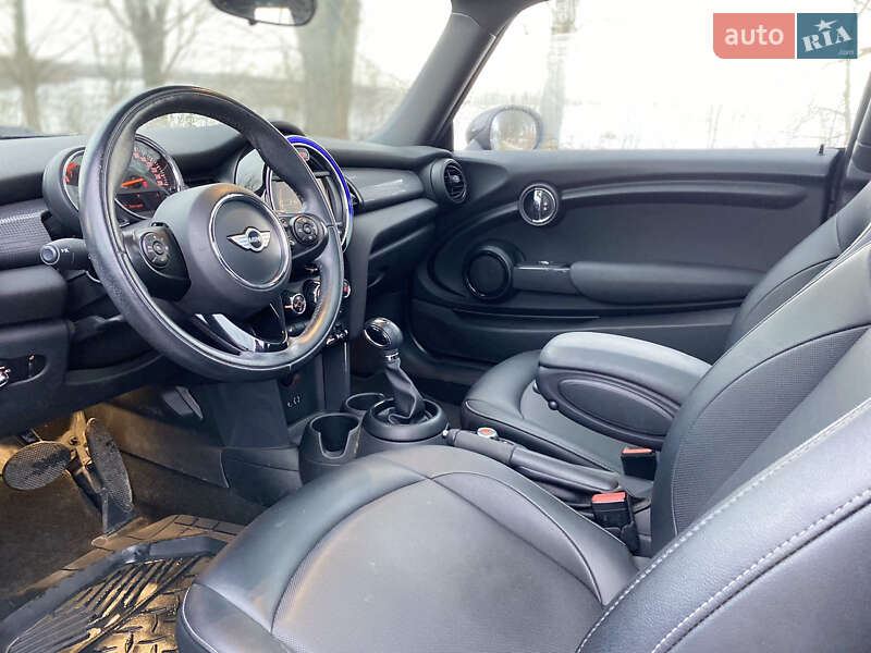 Хетчбек MINI Hatch 2017 в Львові