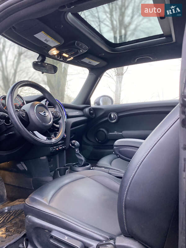 Хетчбек MINI Hatch 2017 в Львові