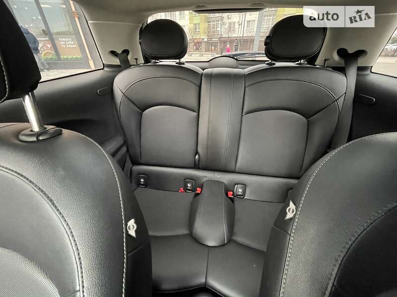 Хетчбек MINI Hatch 2014 в Івано-Франківську