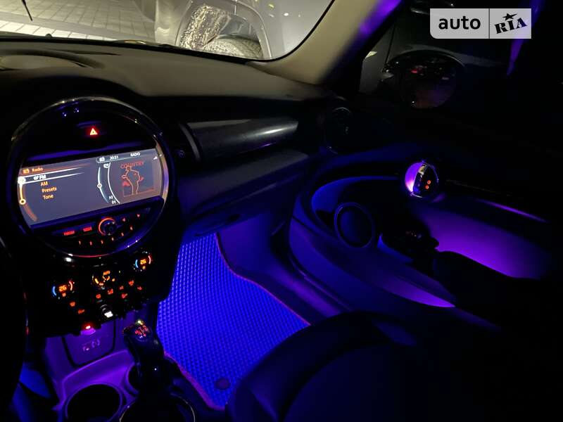 Хетчбек MINI Hatch 2014 в Івано-Франківську