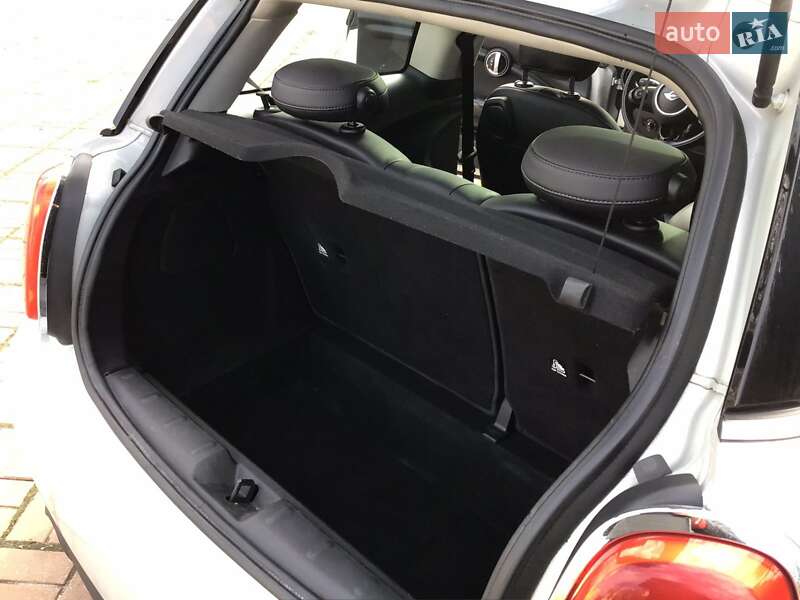 Хэтчбек MINI Hatch 2015 в Киеве