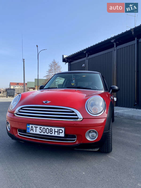 Хэтчбек MINI Hatch 2010 в Яремче