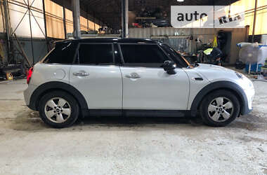 Хэтчбек MINI Hatch 2019 в Львове