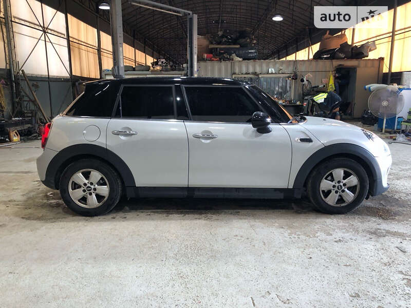 Хэтчбек MINI Hatch 2019 в 
