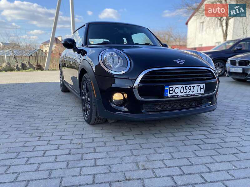 Хетчбек MINI Hatch 2017 в Львові