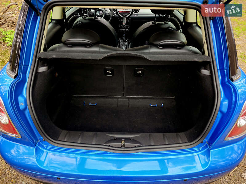 Хетчбек MINI Hatch 2012 в Бучі