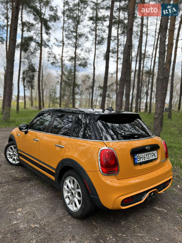 Хетчбек MINI Hatch 2015 в Кропивницькому