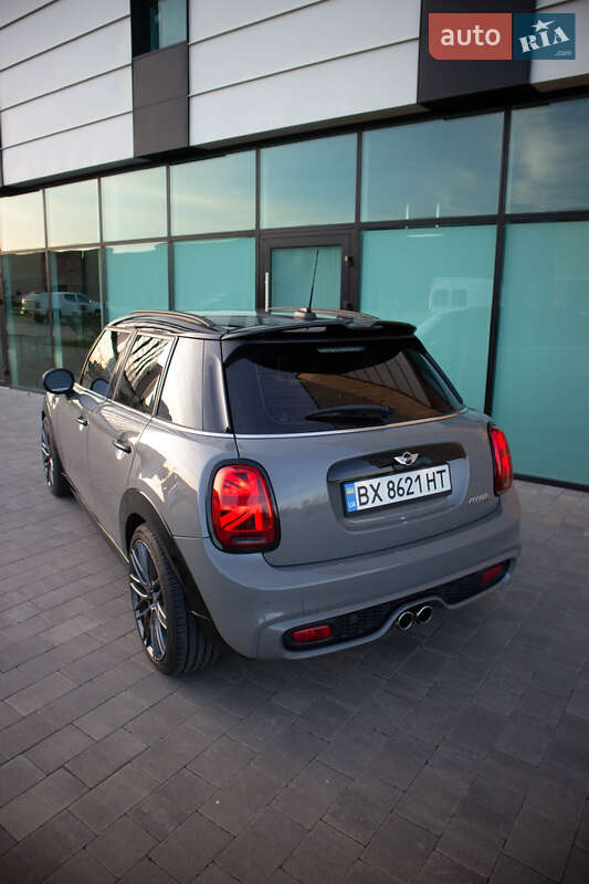Хэтчбек MINI Hatch 2016 в Киеве