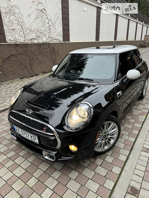 Хетчбек MINI Hatch 2016 в Дніпрі