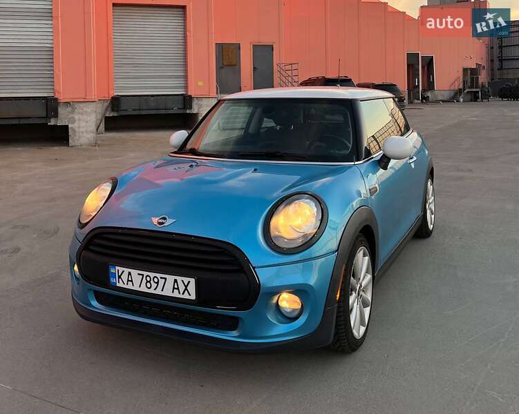 Хэтчбек MINI Hatch 2014 в Киеве