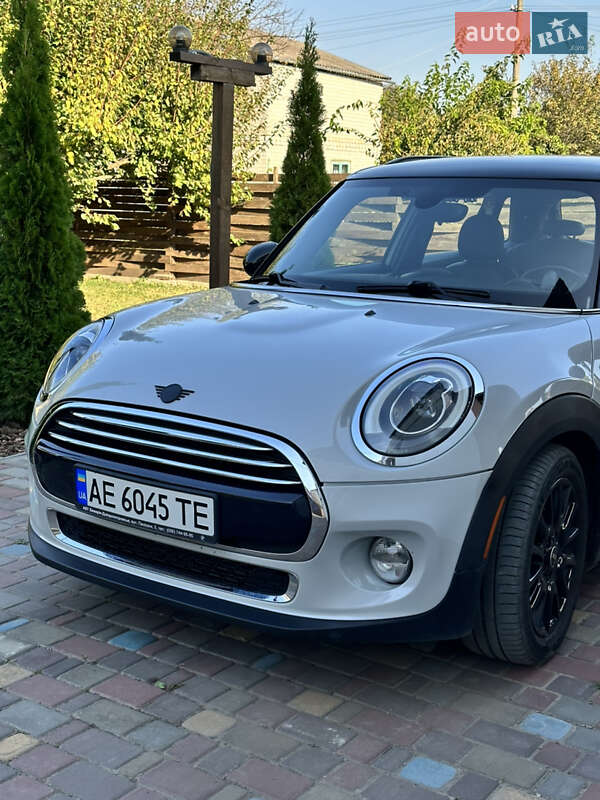 Хетчбек MINI Hatch 2016 в Кам'янському