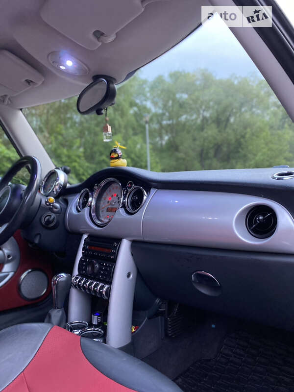 Хэтчбек MINI Hatch 2005 в Одессе