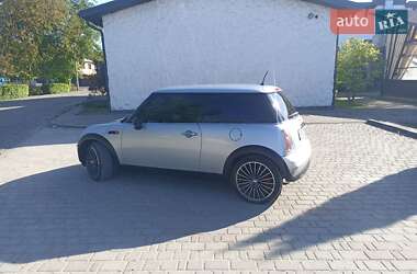 Хэтчбек MINI Hatch 2003 в Косове