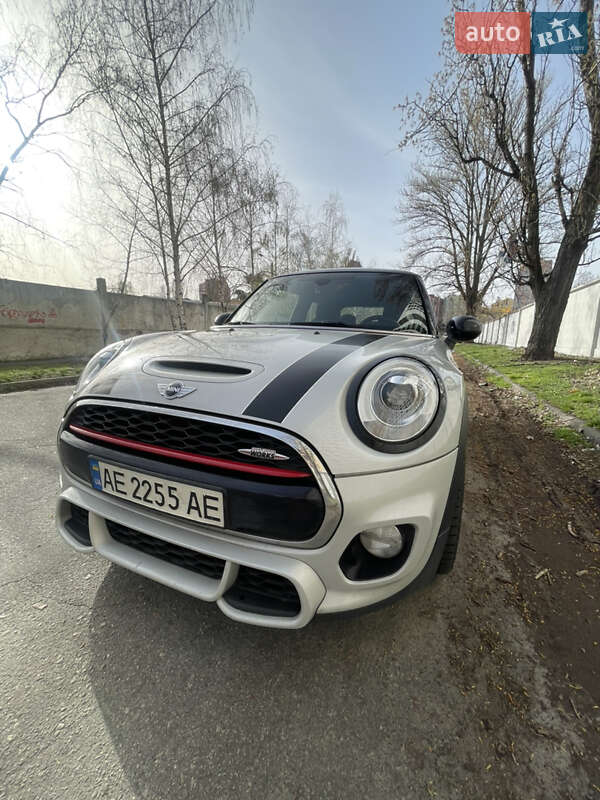 Хэтчбек MINI Hatch 2016 в Киеве