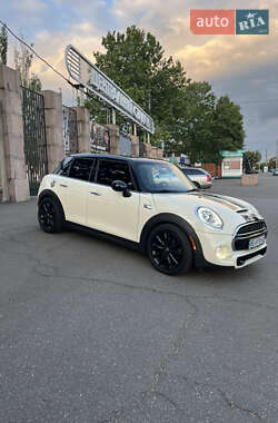 Хэтчбек MINI Hatch 2015 в Николаеве